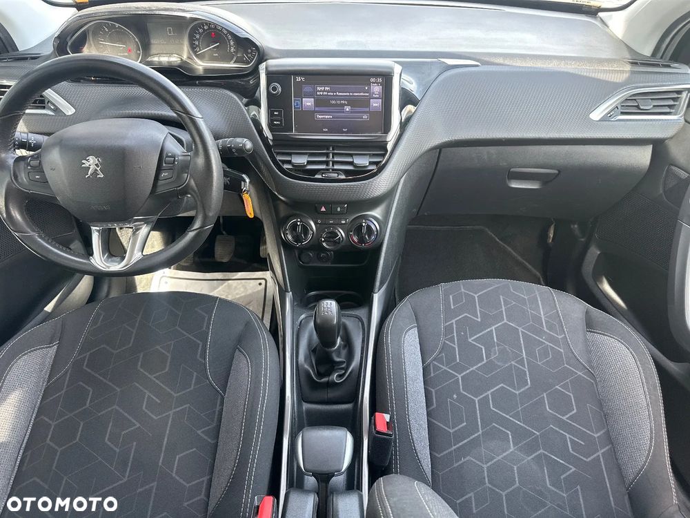 Peugeot 2008 1.6 BlueHDi Style - 24