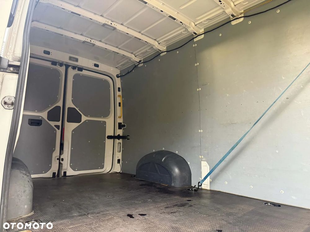 Volkswagen Crafter - 12