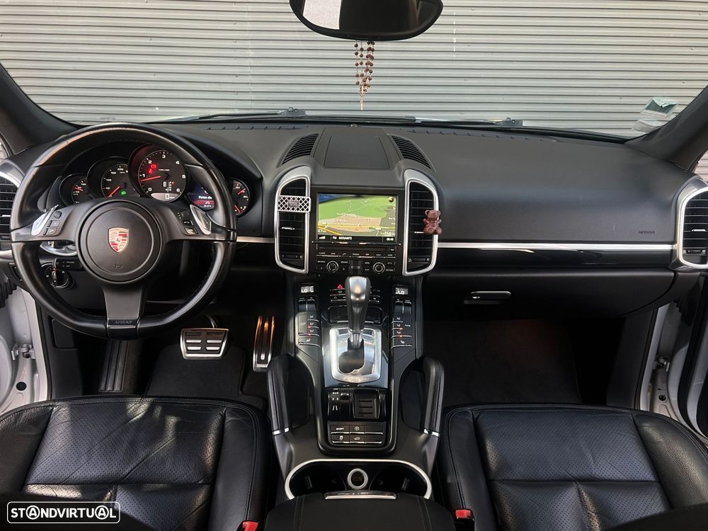 Porsche Cayenne - 12