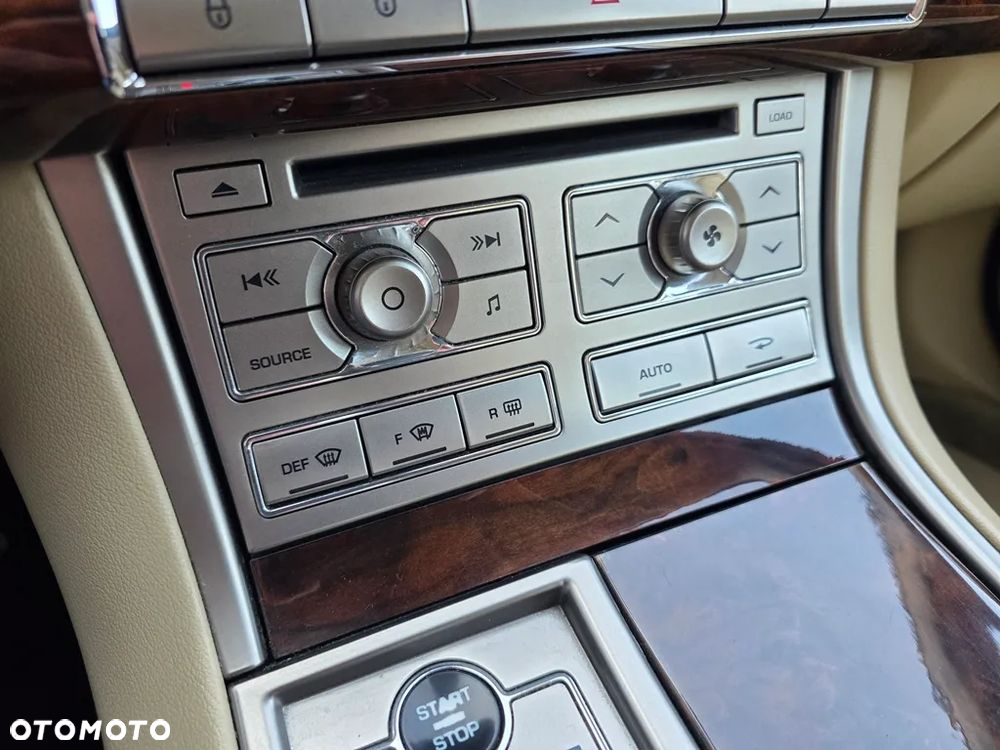 Jaguar XF 3.0 V6 D Premium Luxury - 17