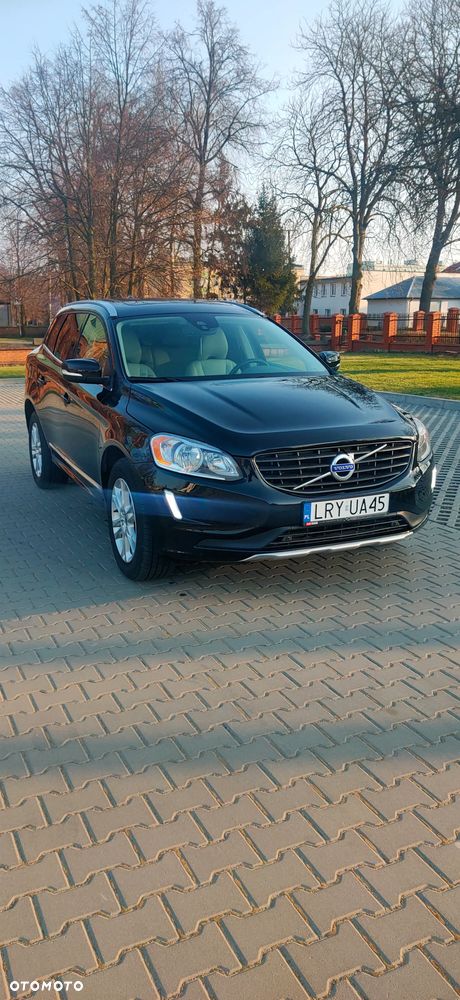 Volvo XC 60 T5 AWD Momentum - 1