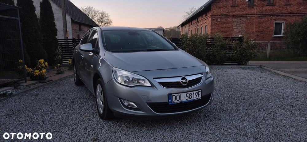 Opel Astra 1.4 Turbo 150 Jahre - 8