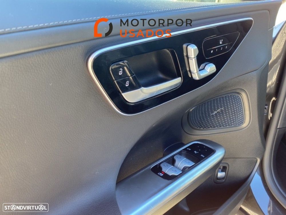 Mercedes-Benz C 300 — fotografia 10