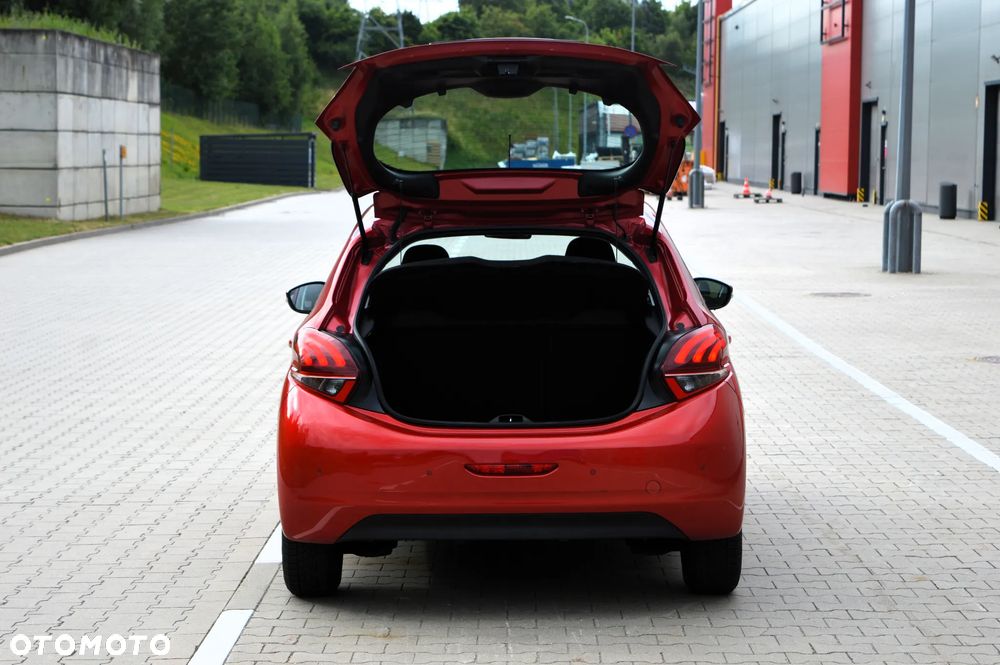 Peugeot 208 1.2 PureTech Allure - 31