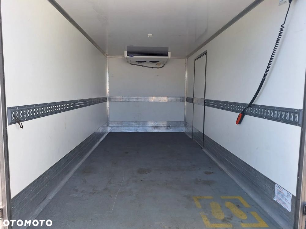 Iveco 50C18 Chłodnia Izoterma 8EP km Krajowy Ledy  Agregat Carrier citymax 400 - 25