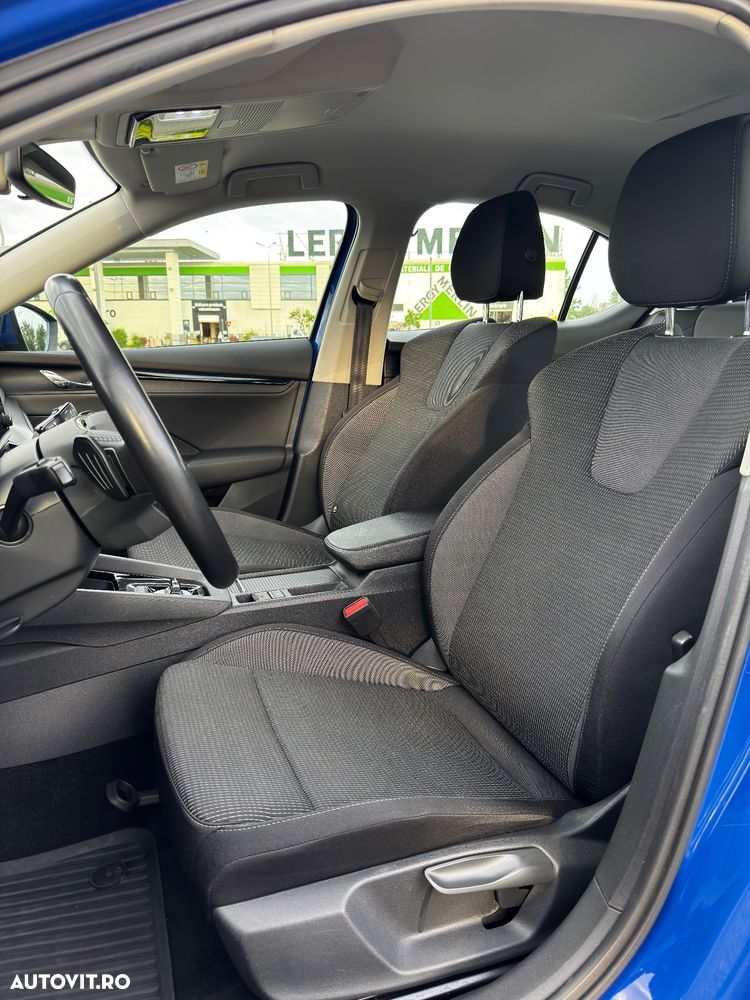 Skoda Octavia 2.0 TDI DSG Style - 10