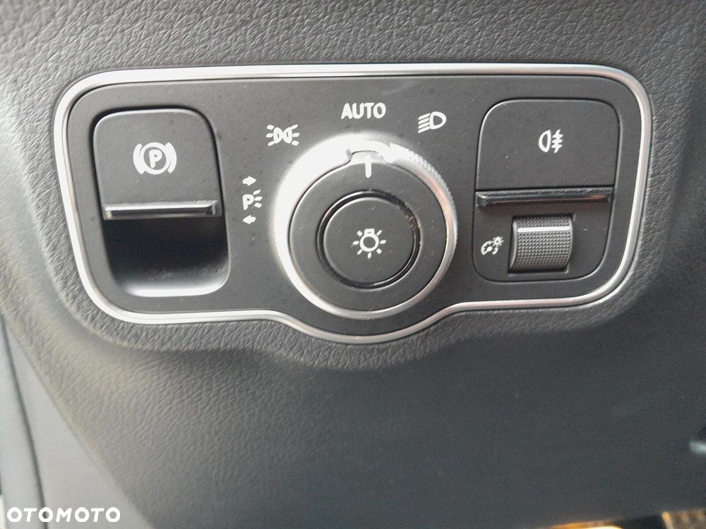 Mercedes-Benz GLA 200 4-Matic AMG Line - 22