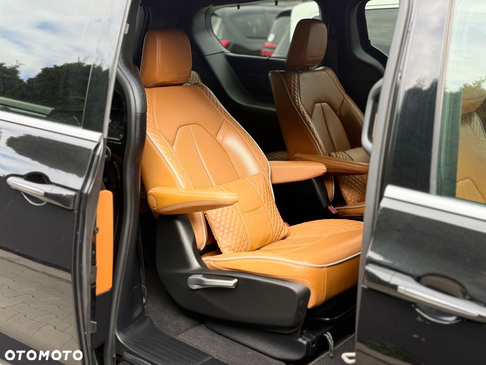 Chrysler Pacifica - 25
