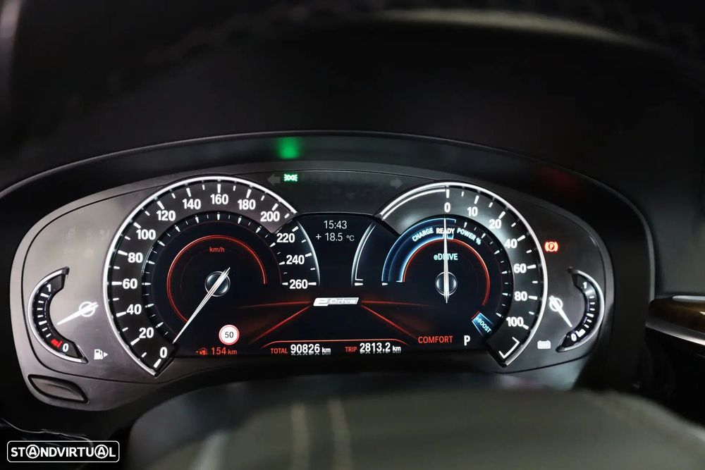 BMW 530 e iPerformance Line Luxury - 28