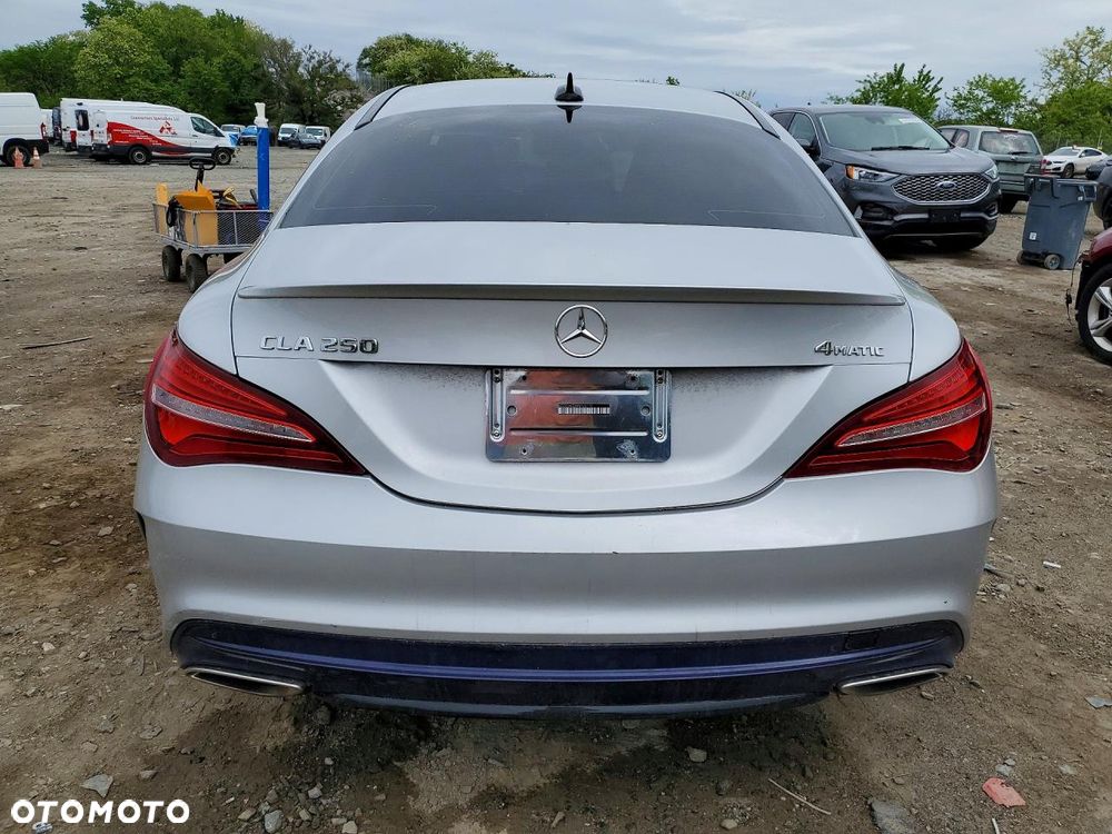 Mercedes-Benz CLA 250 4Matic 7G-DCT AMG Line - 6