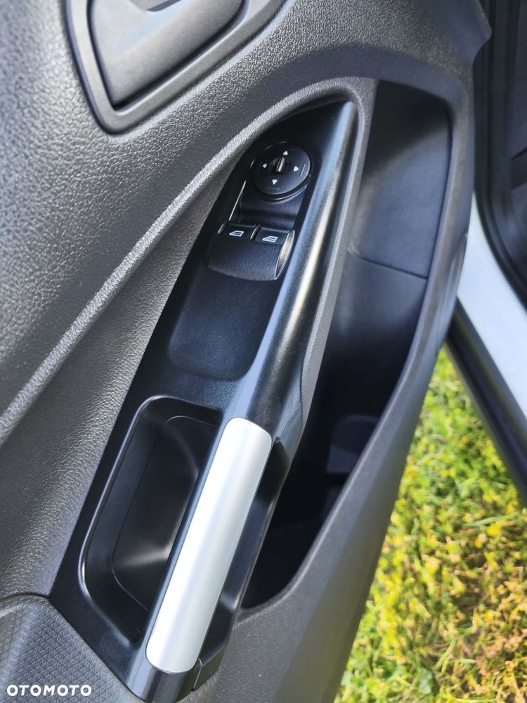 Ford Transit Connect - 12