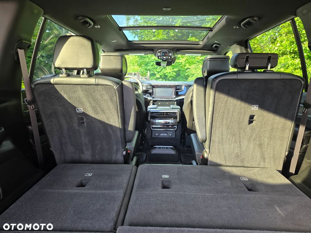 Jeep Wagoneer - 26
