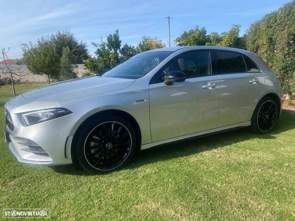 Mercedes-Benz A 250 e AMG Line