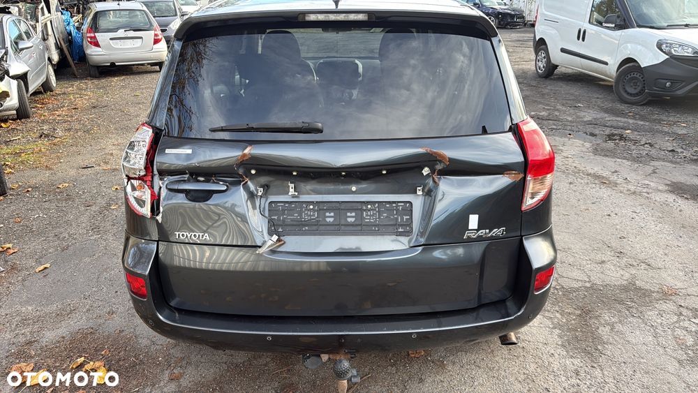 Toyota RAV4 2.2 D-4D 4x4 - 8