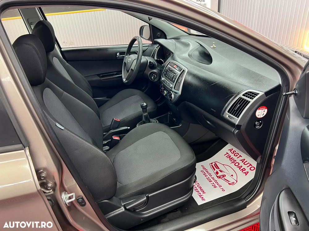 Hyundai i20 - 13