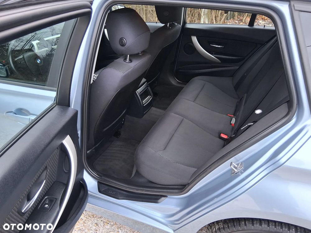 BMW Seria 3 318d DPF - 15