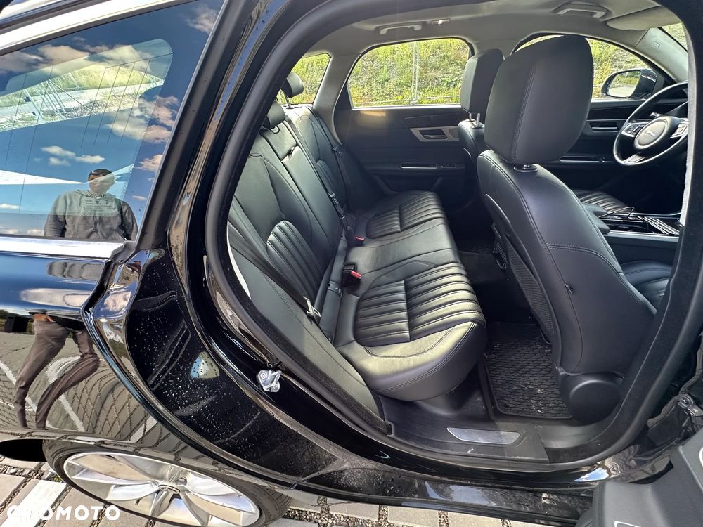 Jaguar XF 2.0 i4D AWD Portfolio - 12