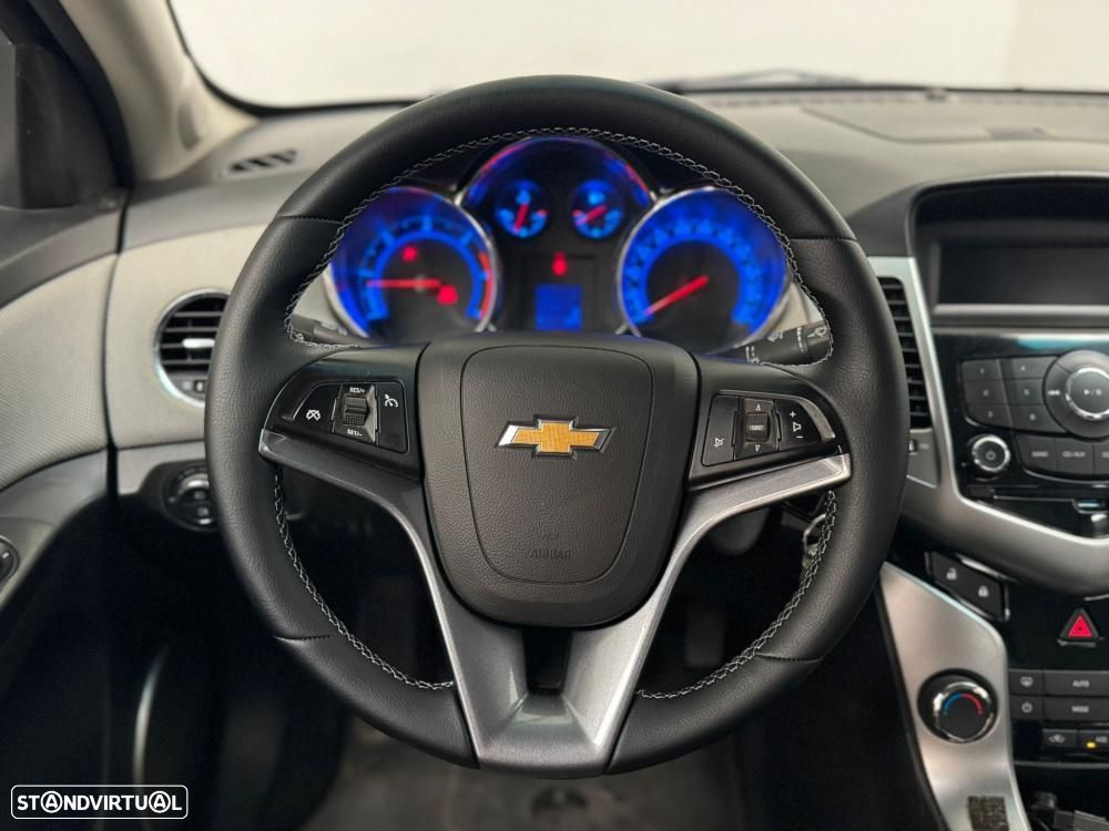Chevrolet Cruze 2.0 VCDi LTZ EP - 23