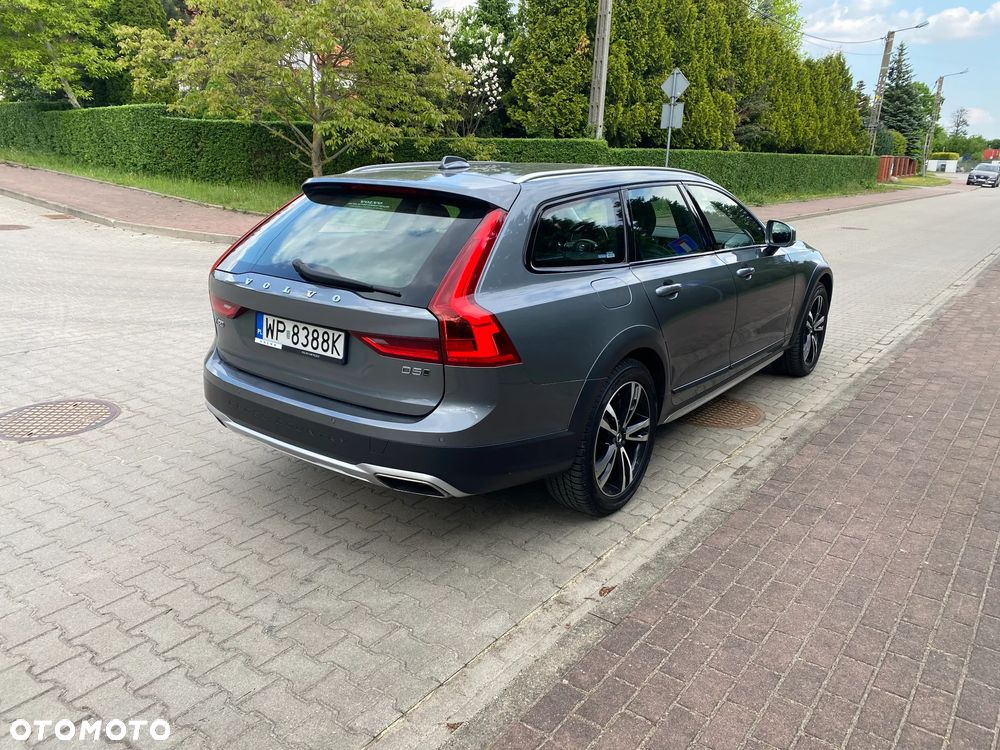 Volvo V90 Cross Country D5 AWD Pro - 4