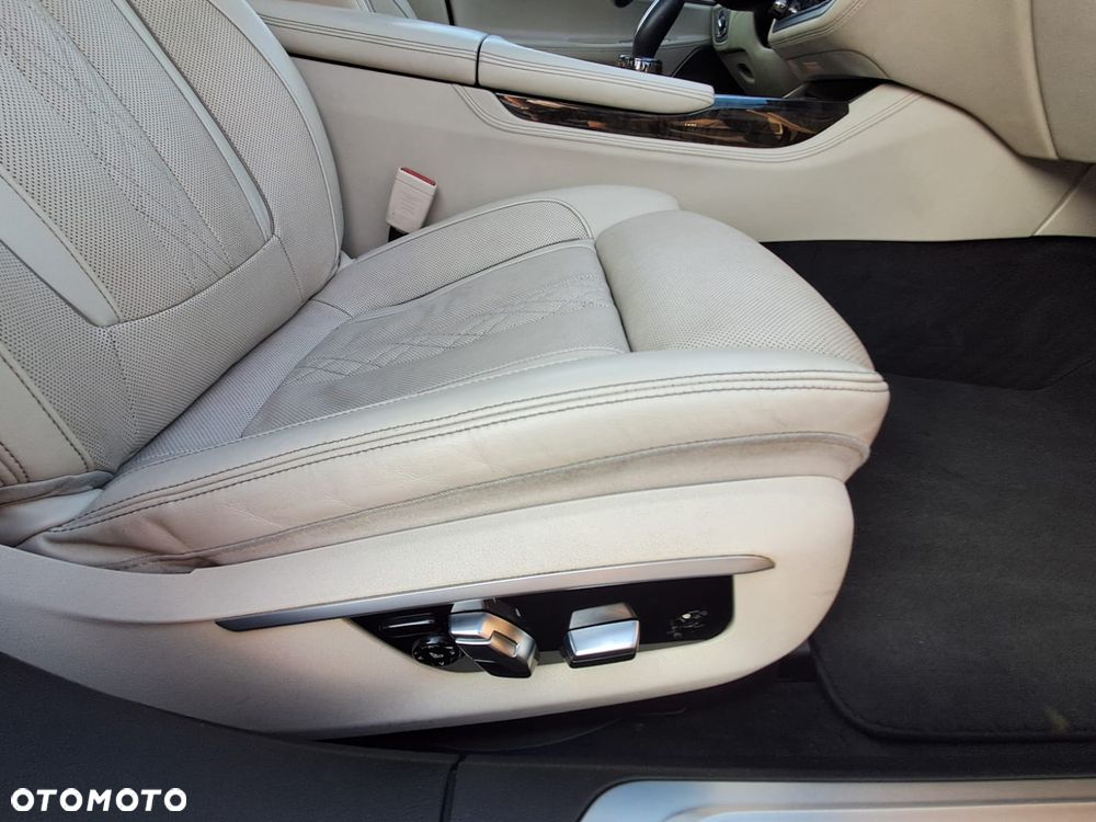 BMW Seria 7 740Li - 8