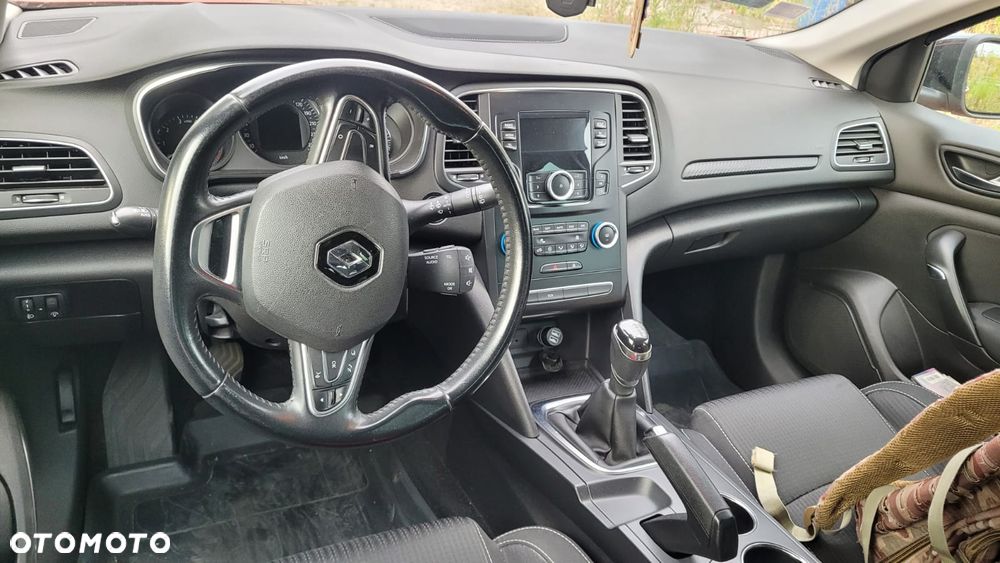 Renault Megane 1.6 SCe Life - 11