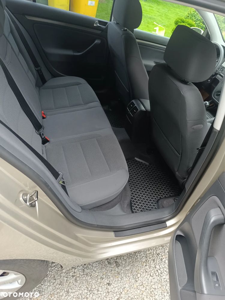 Volkswagen Golf V 1.6 Comfortline - 5
