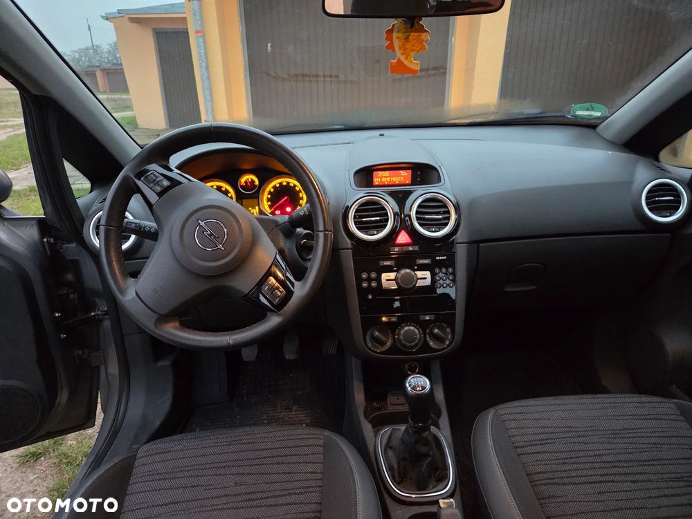 Opel Corsa 1.2 16V Cosmo - 8