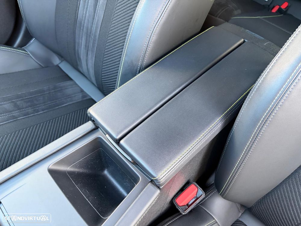 Peugeot 308 1.2 PureTech GT EAT8 - 44