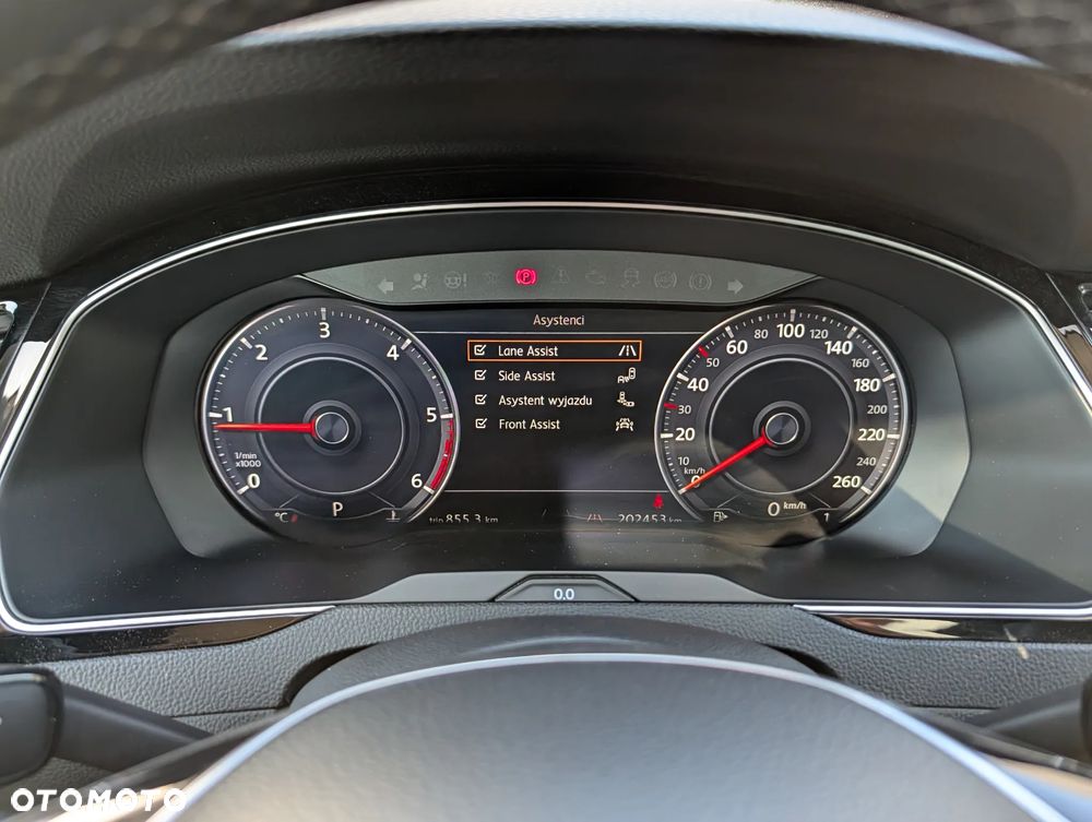 Volkswagen Passat - 20