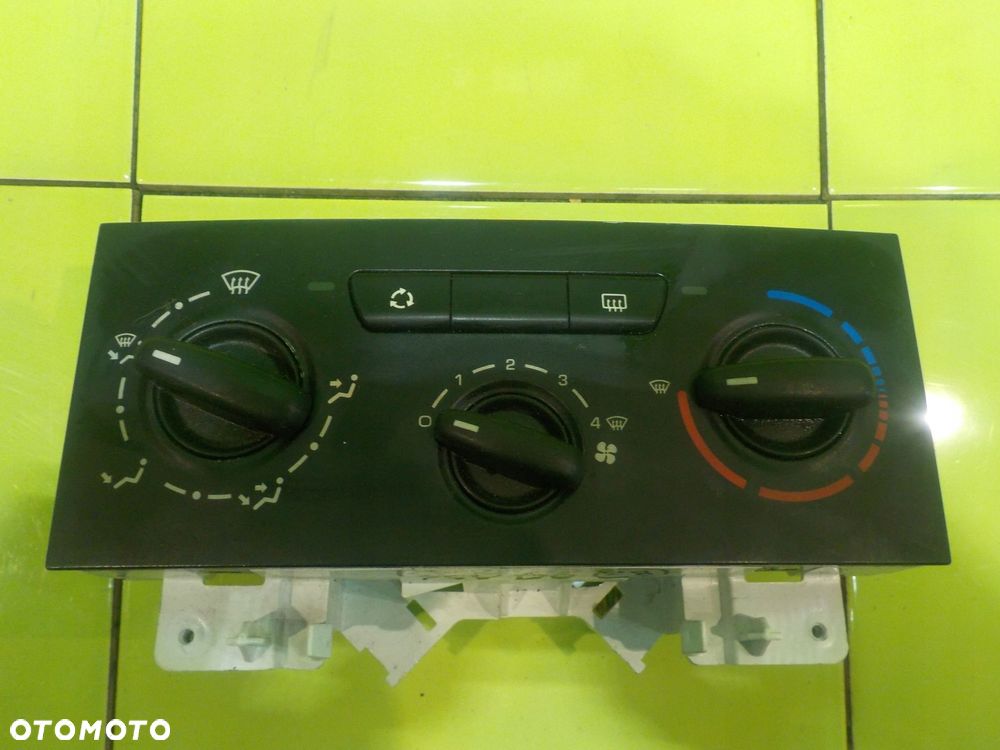 FIAT SCUDO JUMPY EXPERT II 2.0 M-JET 12r panel nawiewu 170740100 - 13