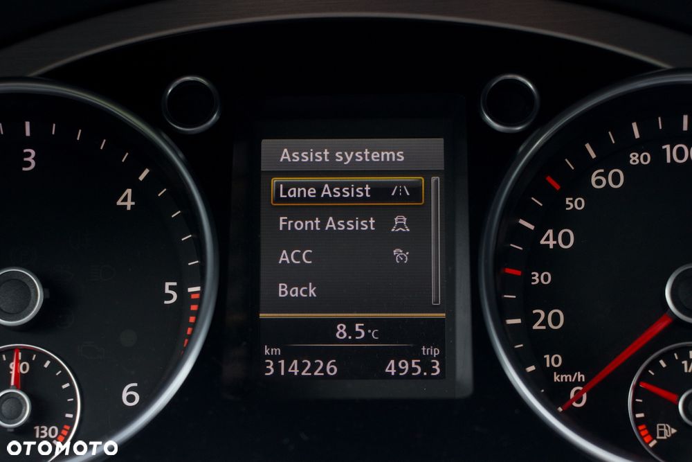 Volkswagen Passat Variant 2.0 TDI DSG BlueMotion Technology Exclusive - 26