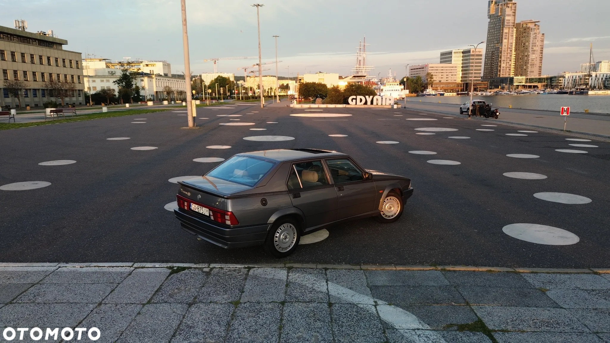 Alfa Romeo 75 2.0 Twin Spark Ltd - 19