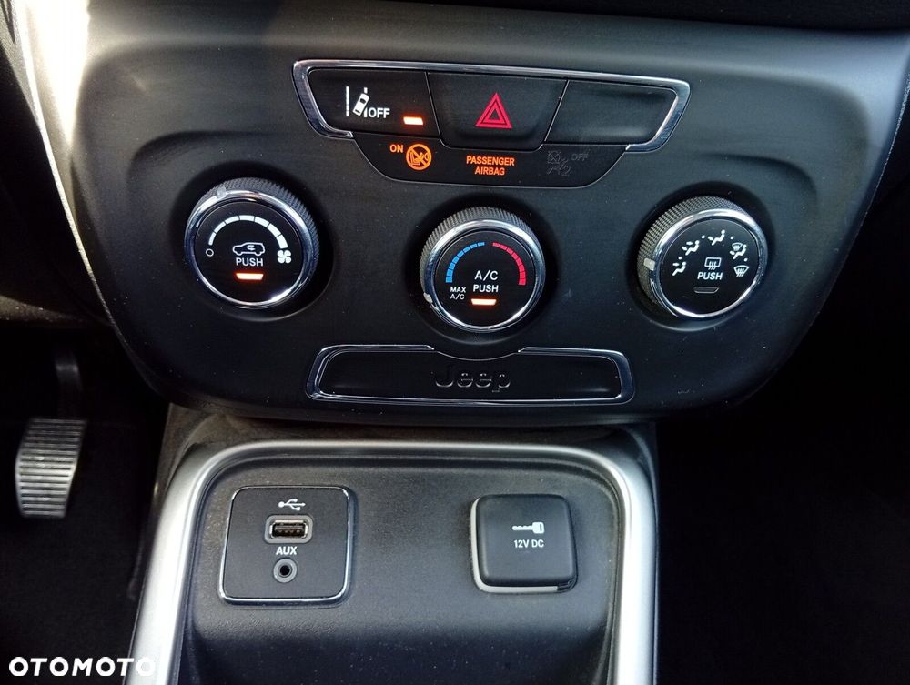 Jeep Compass - 30