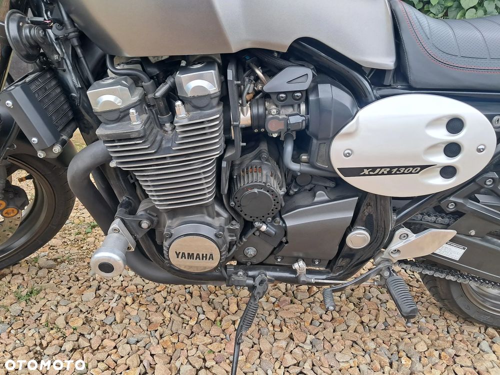 Yamaha XJR - 13