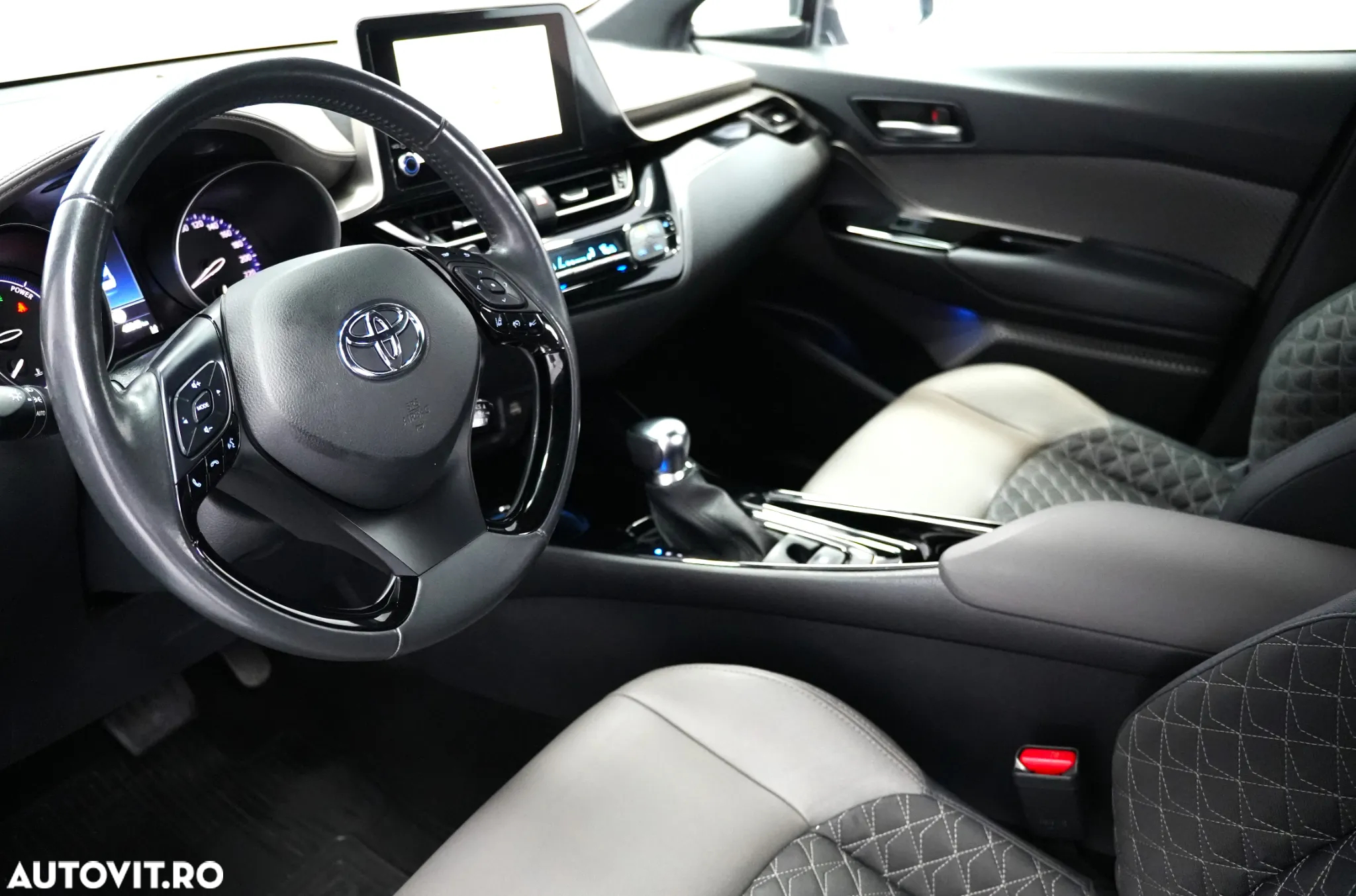Toyota C-HR 1.8 HSD 122 CP 4x2 CVT Classy - 8