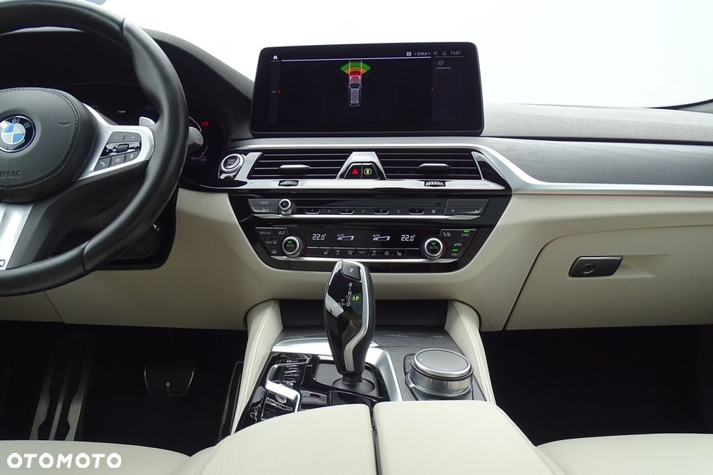 BMW Seria 5 520d M Sport sport - 39