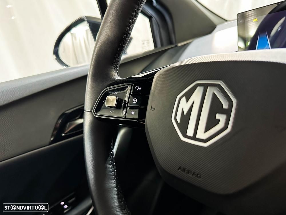 MG MG4 64 kWh Luxury - 39