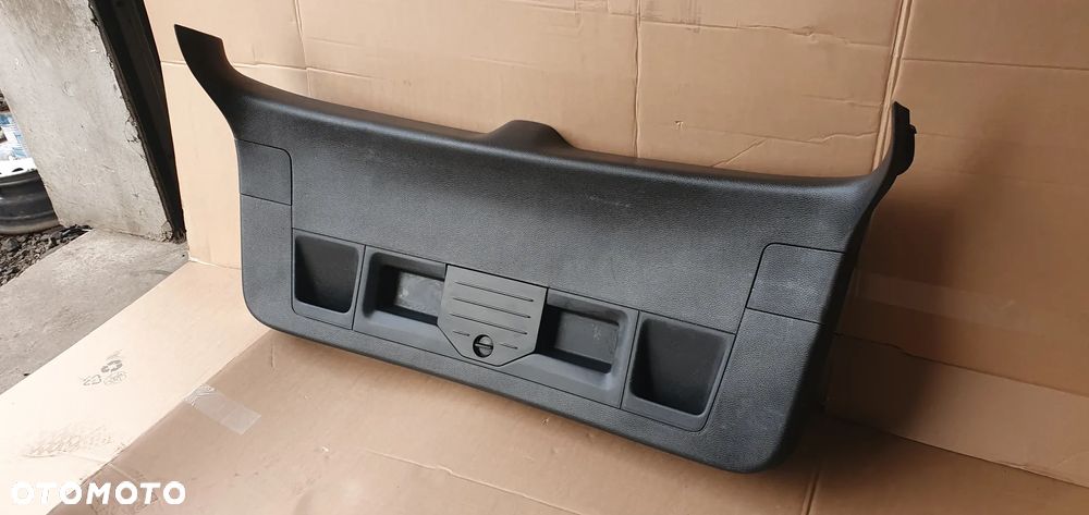 Tapicerka osłona klapy bagażnika VW Passat B6 kombi 3C9867605F - 3