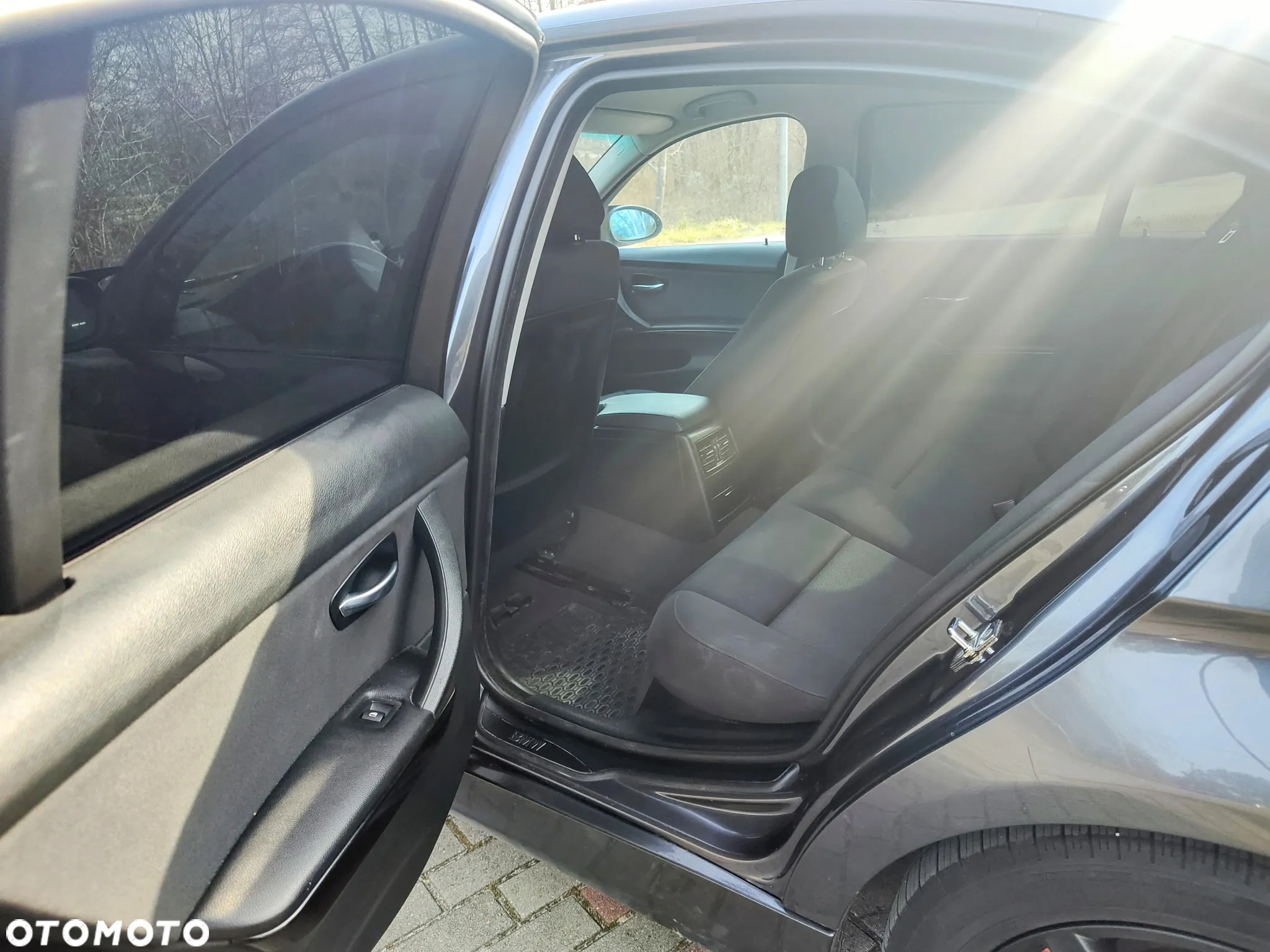 BMW Seria 3 318d - 15