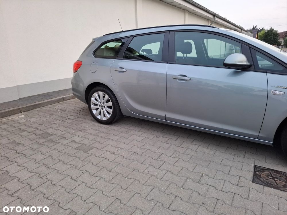 Opel Astra 1.6 Enjoy - 9