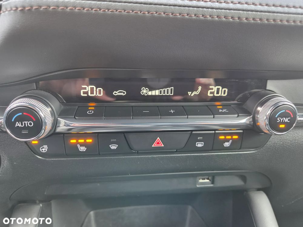 Mazda 3 e-SKYACTIV-X 186 M HYBRID PRIME-LINE - 26