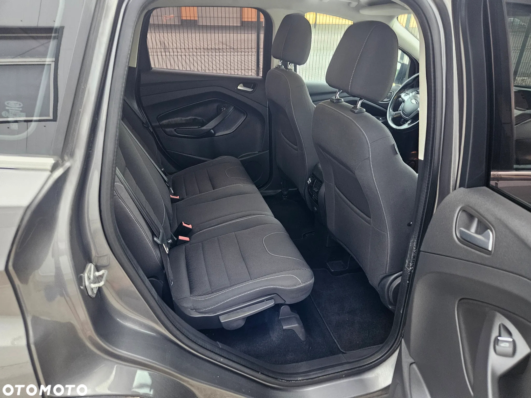Ford Kuga - 32