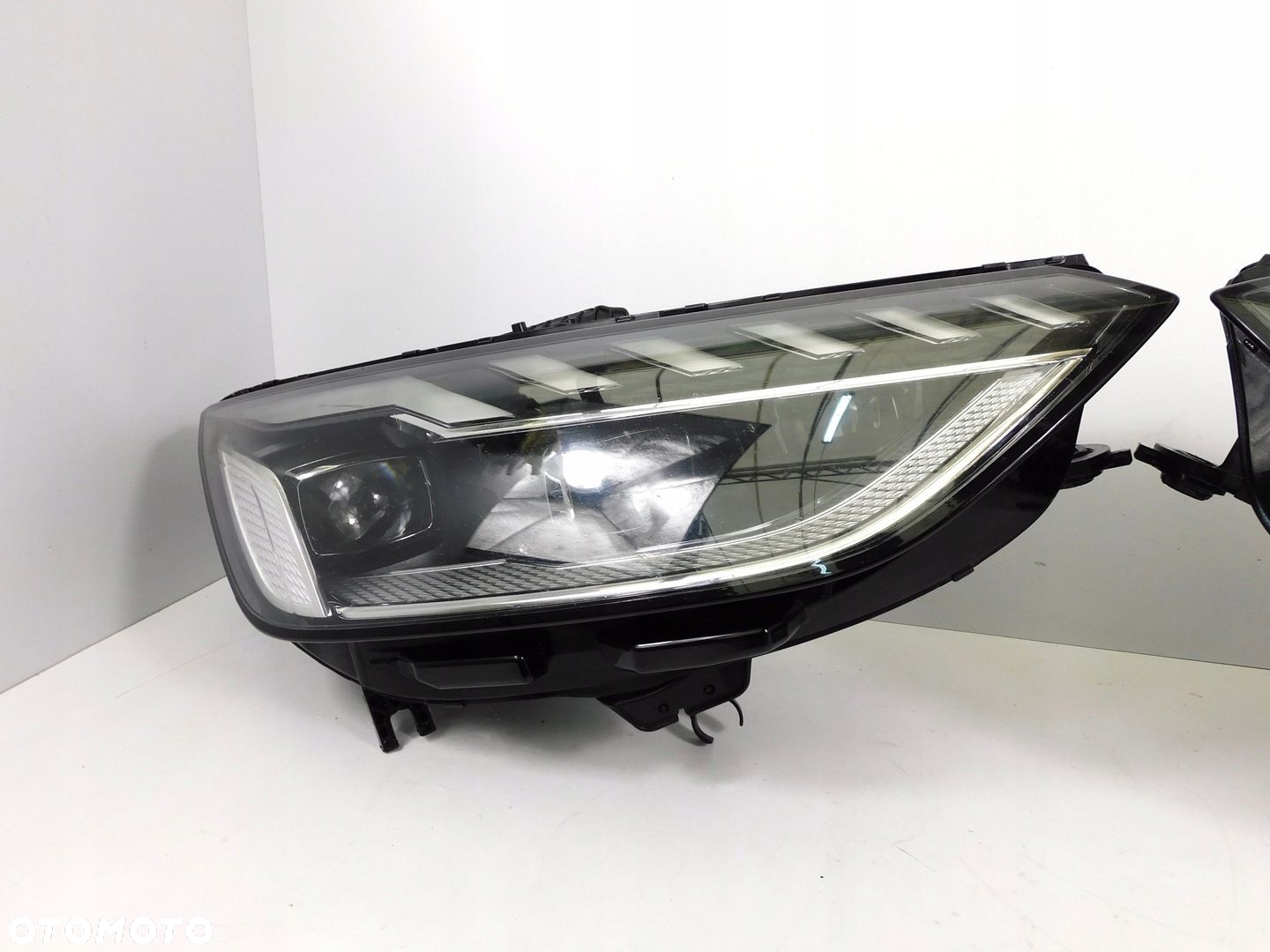 AUDI A4 B9 8W LIFT LAMPA PRAWA LEWA MATRIX - 3