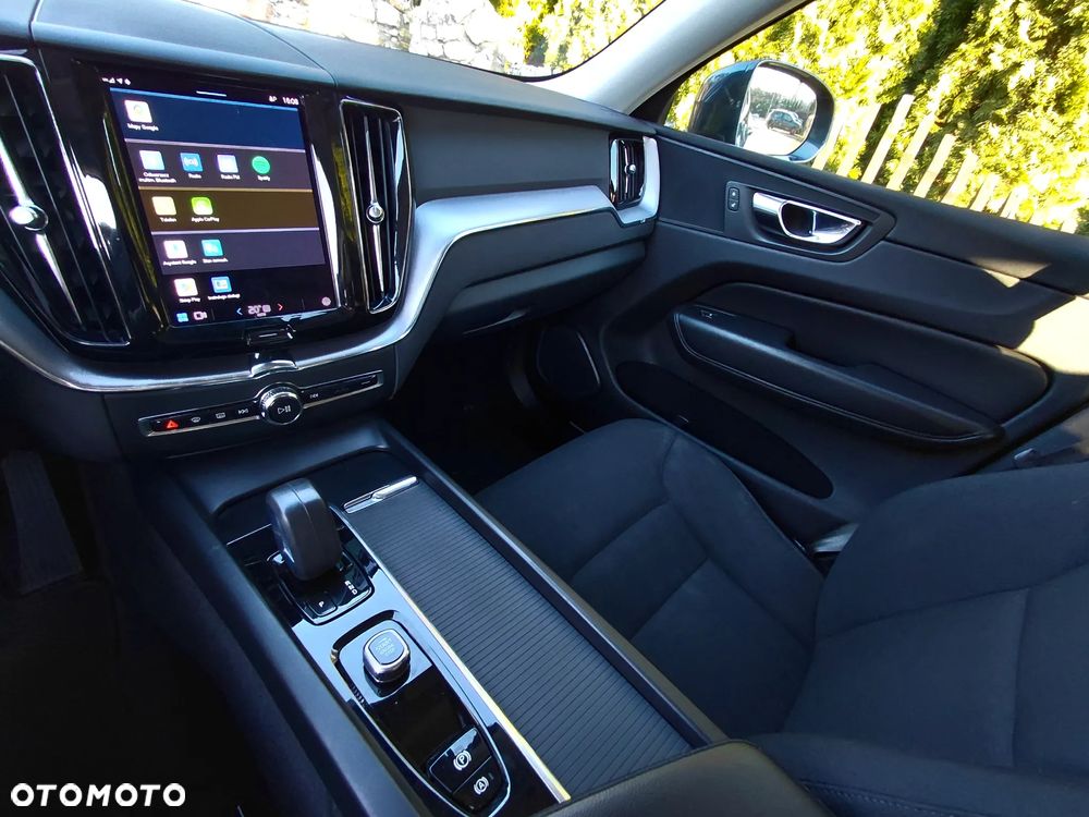 Volvo XC 60 B4 D AWD Geartronic Momentum - 25