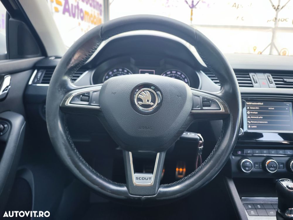 Skoda Octavia 2.0 TDI 4X4 DSG Scout - 23