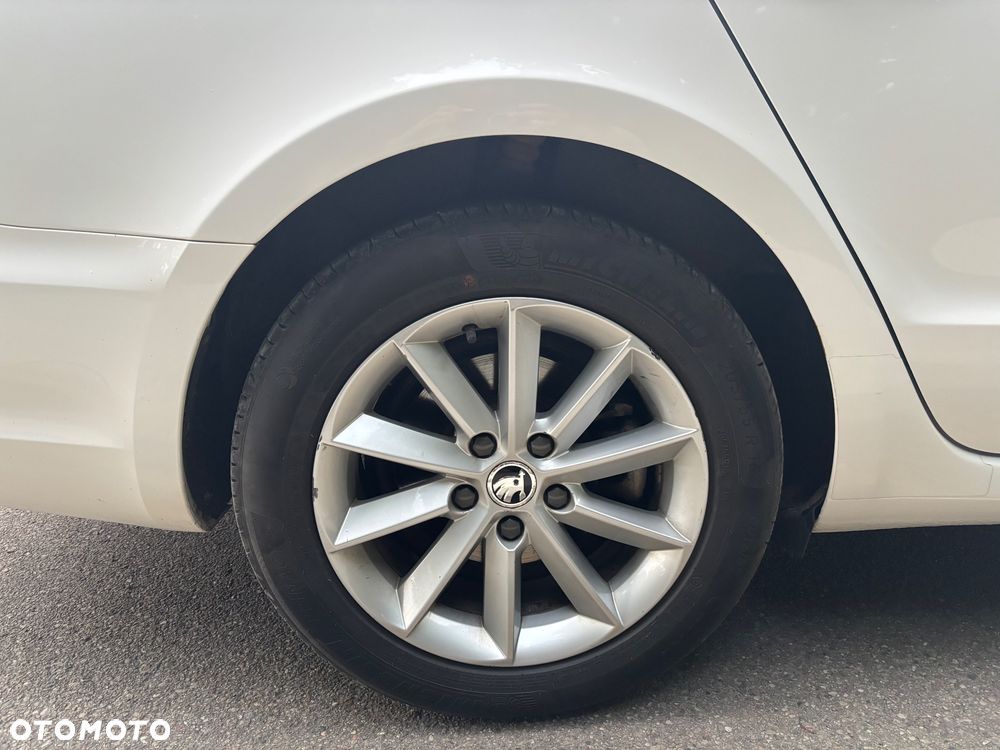 Skoda Superb 2.0 TDI Business DSG - 18