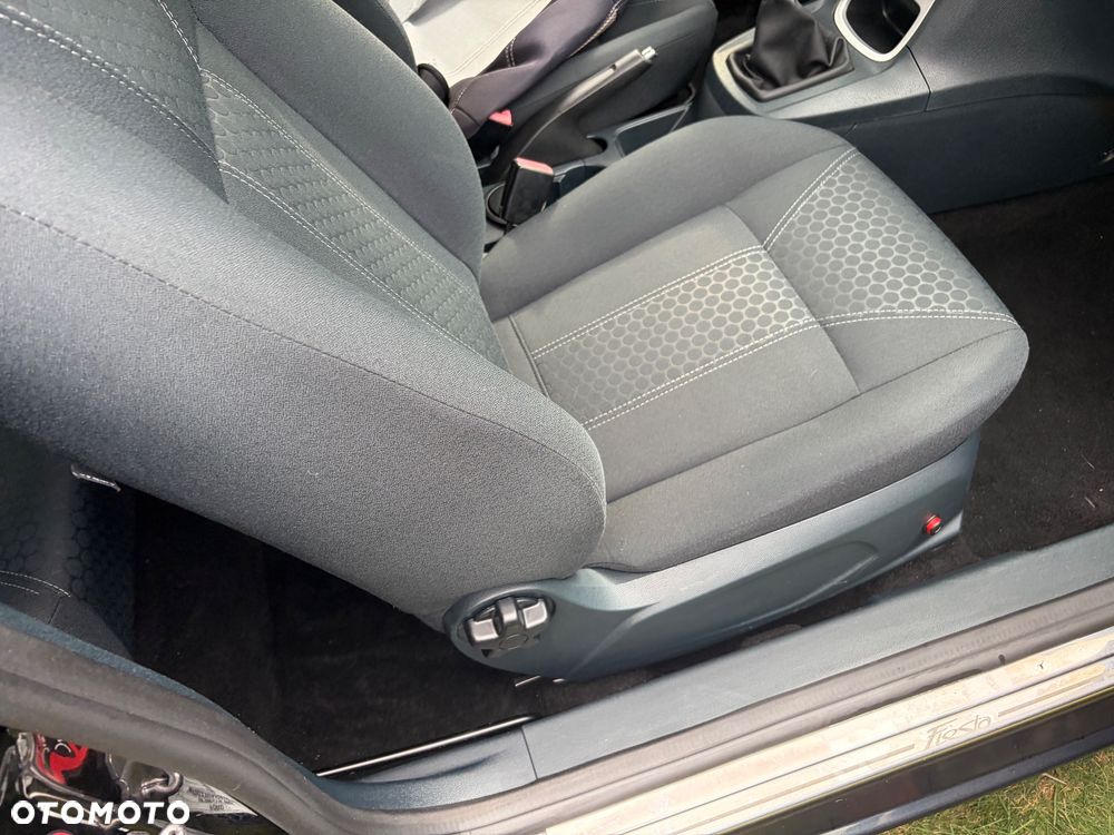 Ford Fiesta 1.25 Titanium - 19