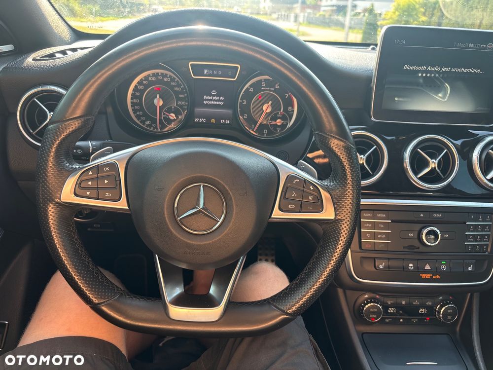 Mercedes-Benz CLA 45 AMG 4Matic 7G-DCT - 22