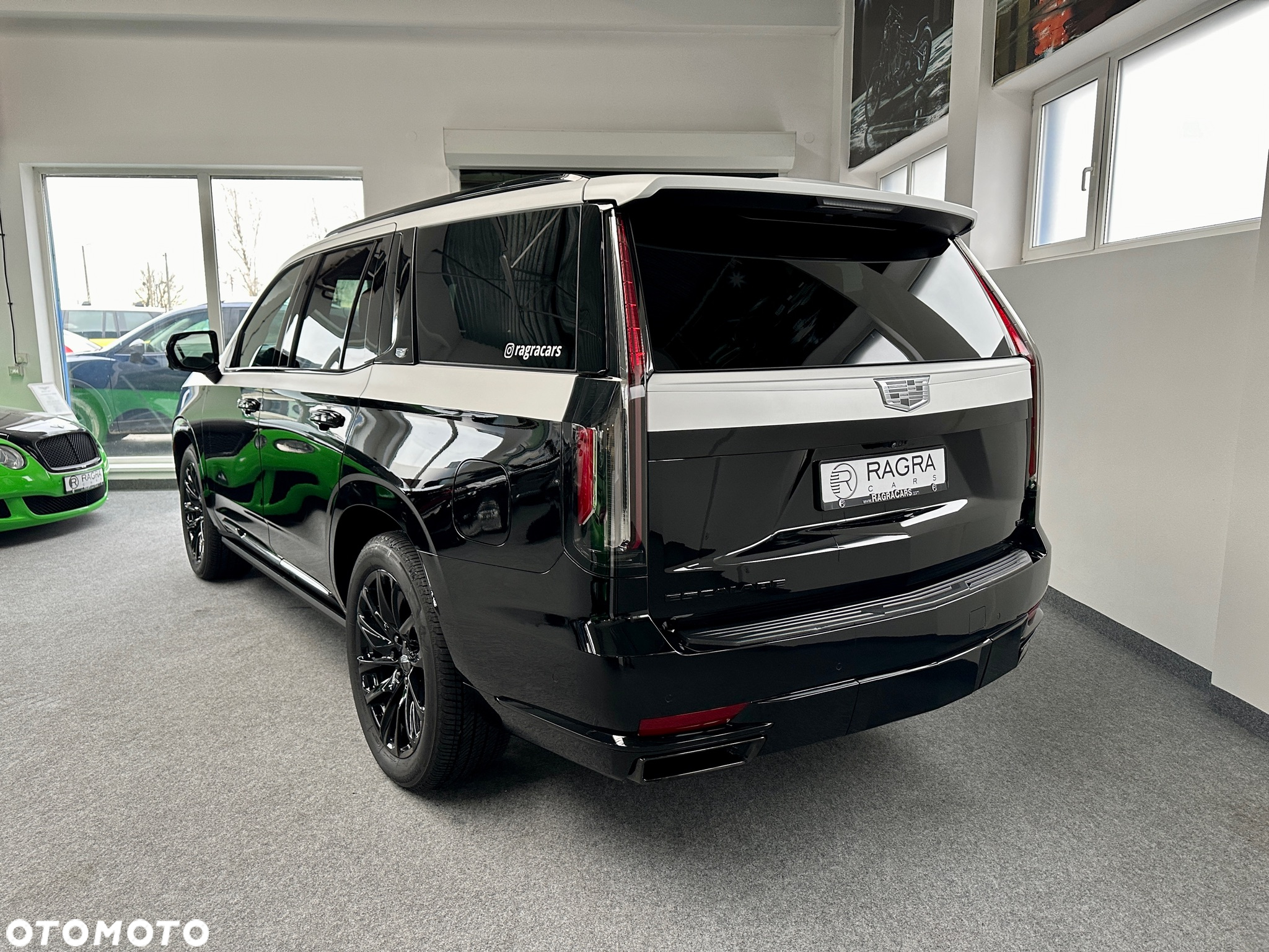 Cadillac Escalade 6.2 V8 AWD AT Platinum - 7