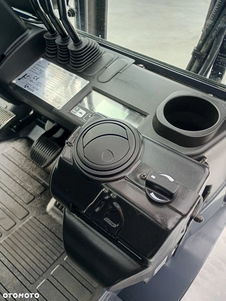 Toyota 02-8FGF15 - 16